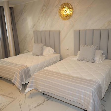 One Hotel & Restaurant Дальмине Экстерьер фото