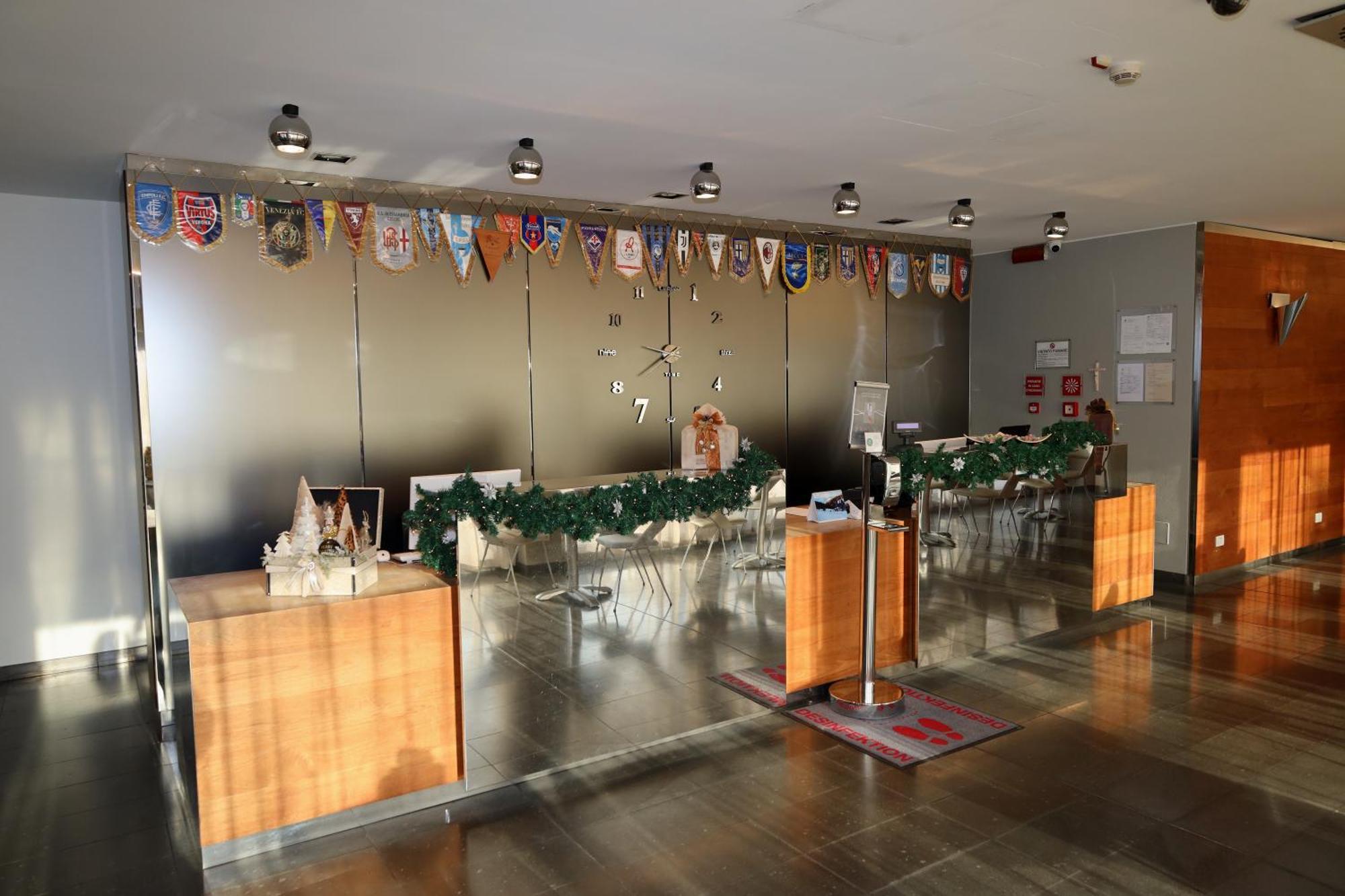 One Hotel & Restaurant Дальмине Экстерьер фото